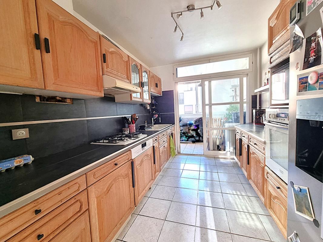 LA SEYNE-SUR-MER Appartement La Seyne Sur Mer 4 pièce(s) 106 m2 4