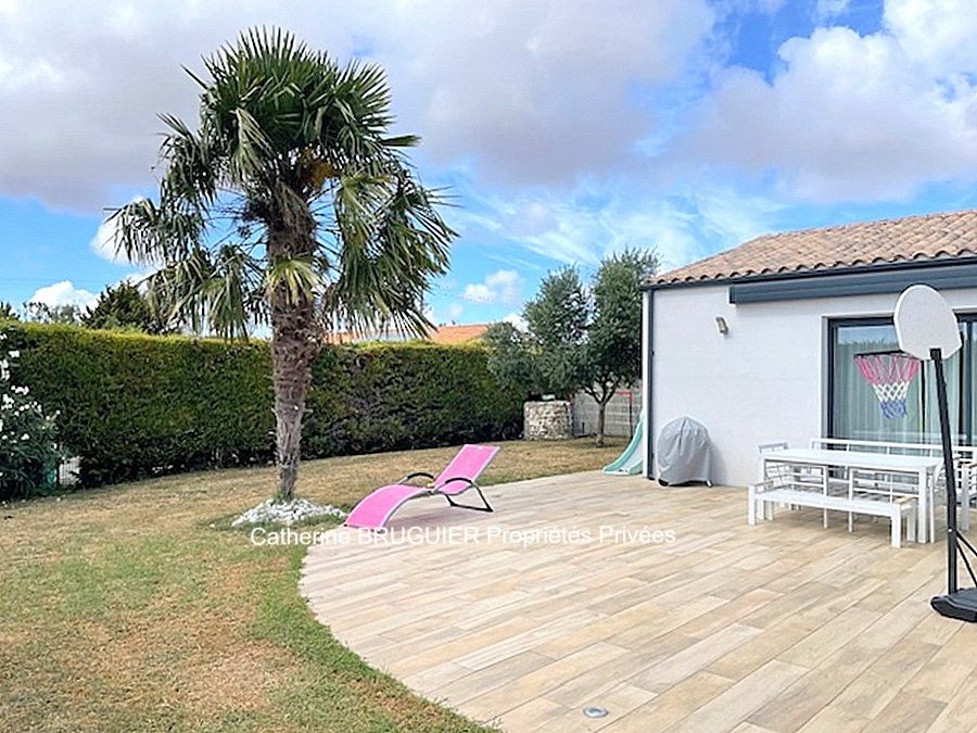 NUAILLE-D'AUNIS CALME et DISCRETION Maison de plain pied 116 m2 3 chambres, garage, jardin 3