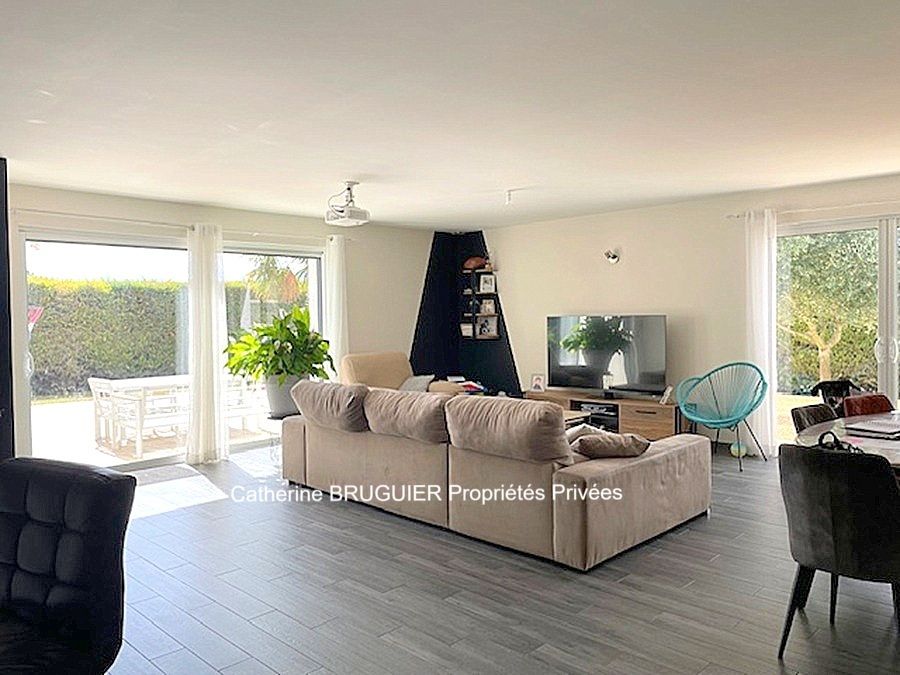 NUAILLE-D'AUNIS CALME et DISCRETION Maison de plain pied 116 m2 3 chambres, garage, jardin 4