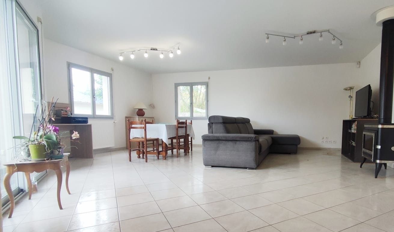 MONEIN Maison de plein pied au coeur de Monein 4 pièce(s) 120 m2 environ 2