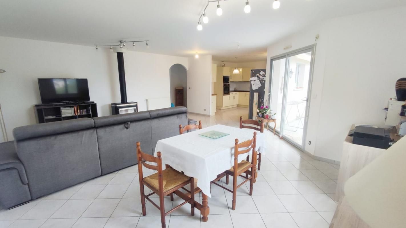 MONEIN Maison de plein pied au coeur de Monein 4 pièce(s) 120 m2 environ 4