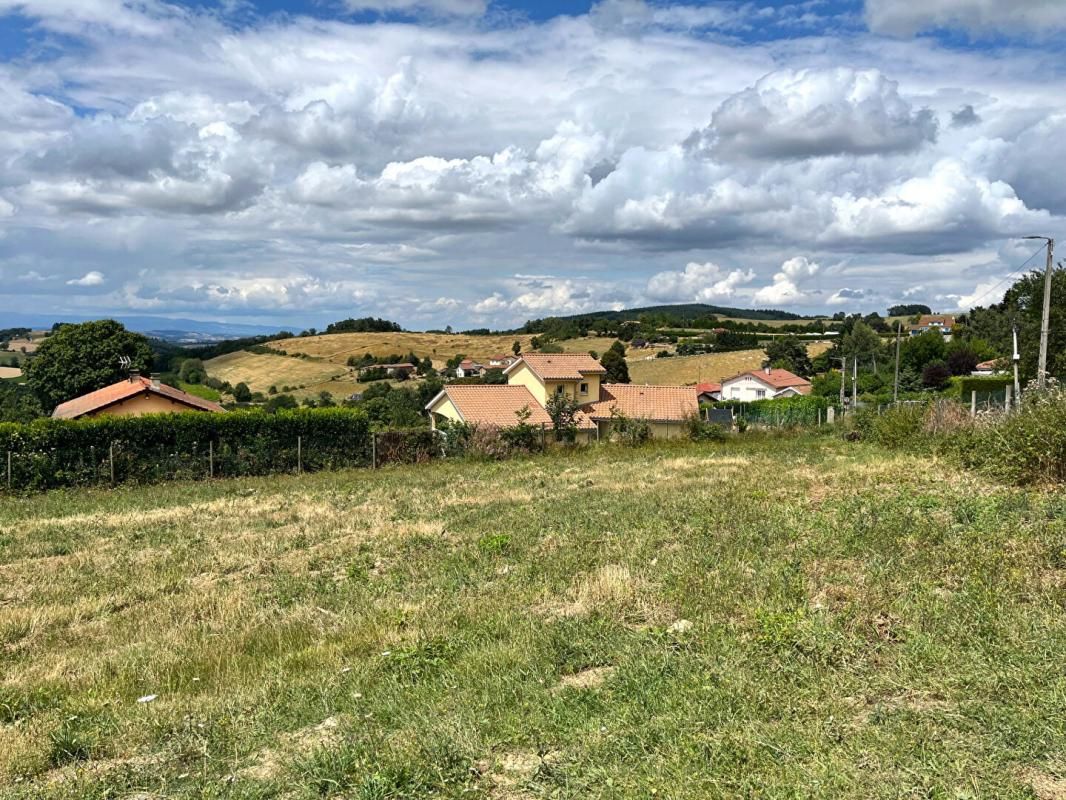 VIOLAY Terrain viabilisé avec belle vue dégagée 2