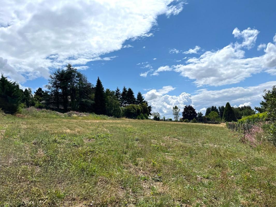 VIOLAY Terrain viabilisé avec belle vue dégagée 4