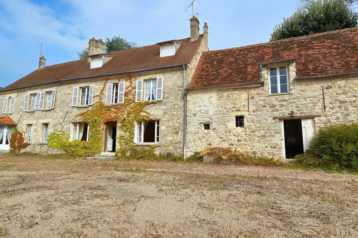 BILLY-SUR-OURCQ Authentique corps de ferme avec immense potentiel - 250 m² habitables et vastes dépendances 1