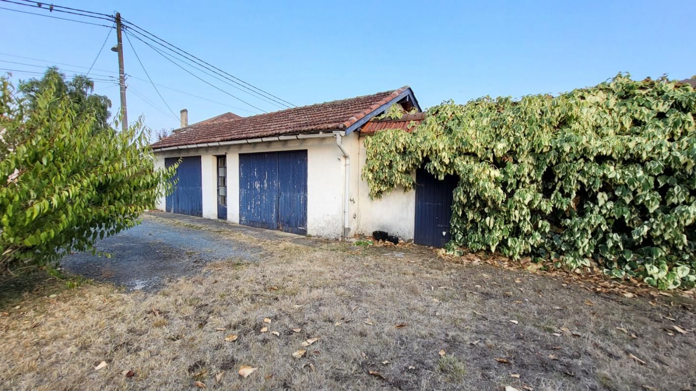 MUSSIDAN 24400 Mussidan Maison style année 30 en pierres rénovée 123 m² et parcelle1978 m2 3