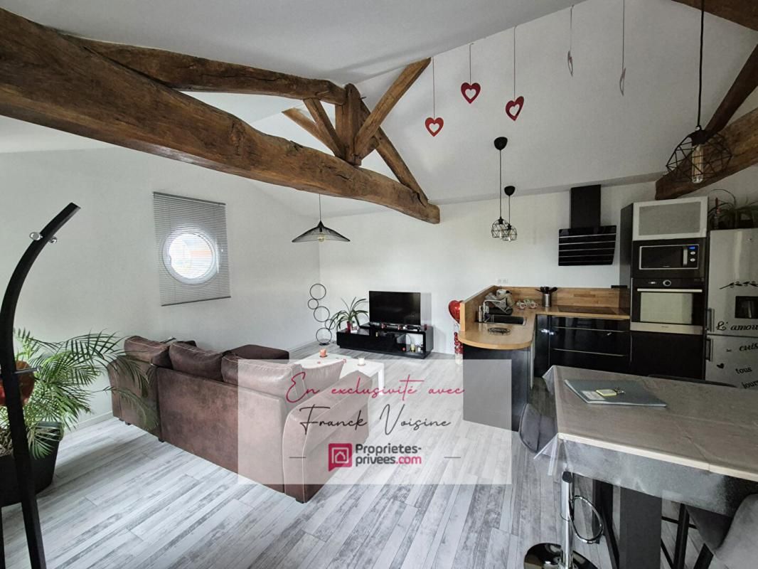 A VENDRE en Exclusivité au Boupère, maison avec 4 chambres et 1 bureau, et 1 Gîte indépendant sur une parcelle de 1658 m2