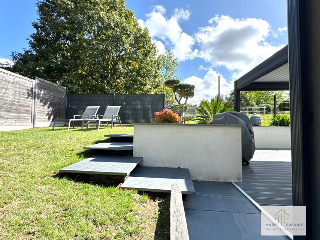 BASSE-GOULAINE Maison contemporaine de plain-pied 5 pièces sur terrain de 800m2 3