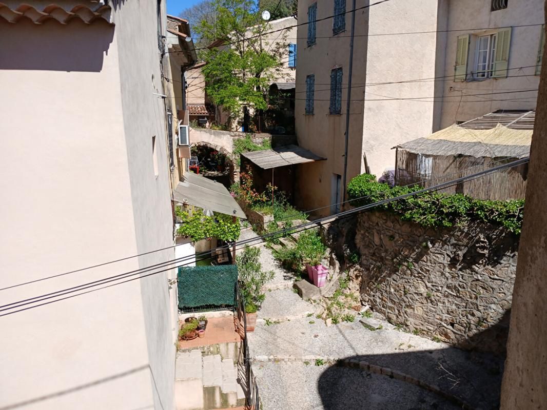 Appartement T3 + combles aménageables - Montfort sur Argens