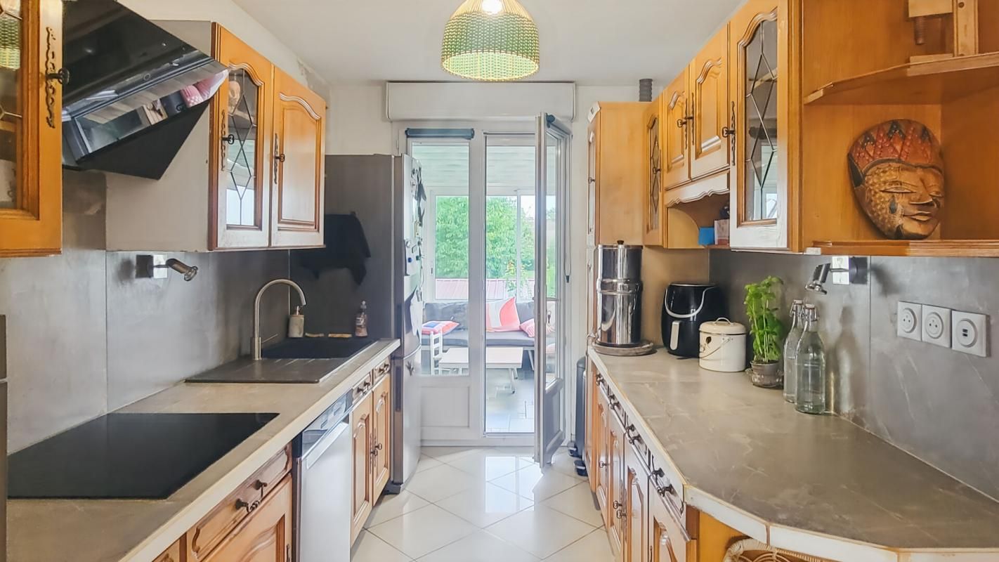 VAIRES-SUR-MARNE Exclusivité ? Maison familiale 5 pièces de 100 m² proche centre 2