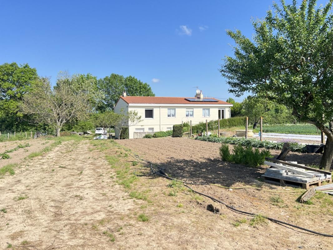 SèVREMOINE Maison Sevremoine 8 pièce(s) 132 m2 1