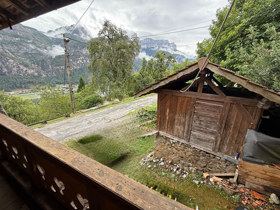 MAGLAND Ferme savoyarde coteau de MAGLAND 5 pièces , 220 000 euros 2