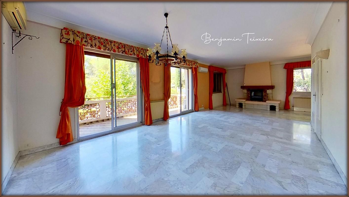 BRIGNOLES Maison Brignoles 7 pièce(s) 204.02 m2 / 5 Chambres / 5000m² de terrain 3
