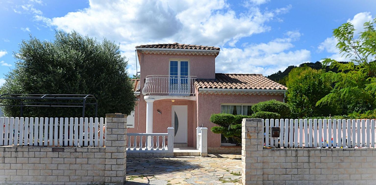 Maison Le Teil 4 CHAMBRES 245 000 EUROS