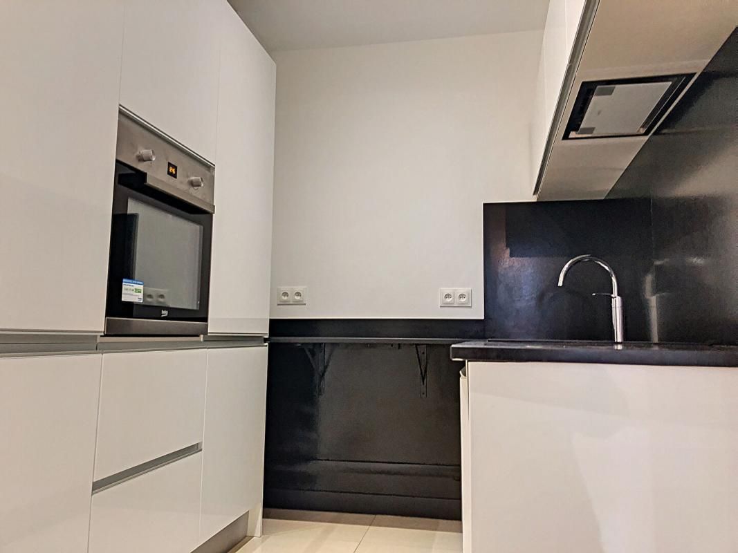 LYON-6E-ARRONDISSEMENT LYON 6 GRAND T2 DE 54 M2 2