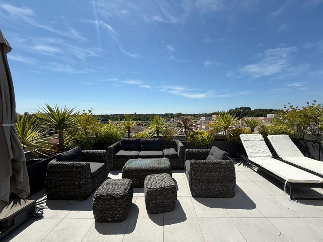 MERIGNAC Appartement Merignac 5 pièce(s) 94.6 m2 1