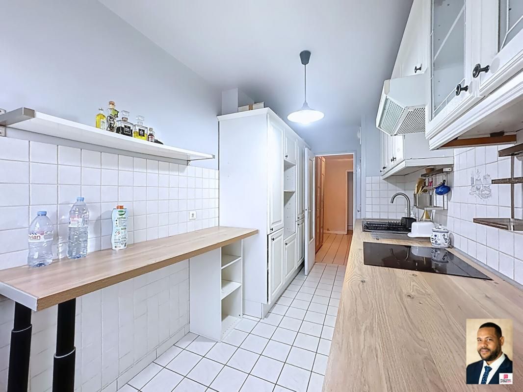 VITRY-SUR-SEINE Appartement  5 pièces 100m² avec cave, balcon et parkings 4
