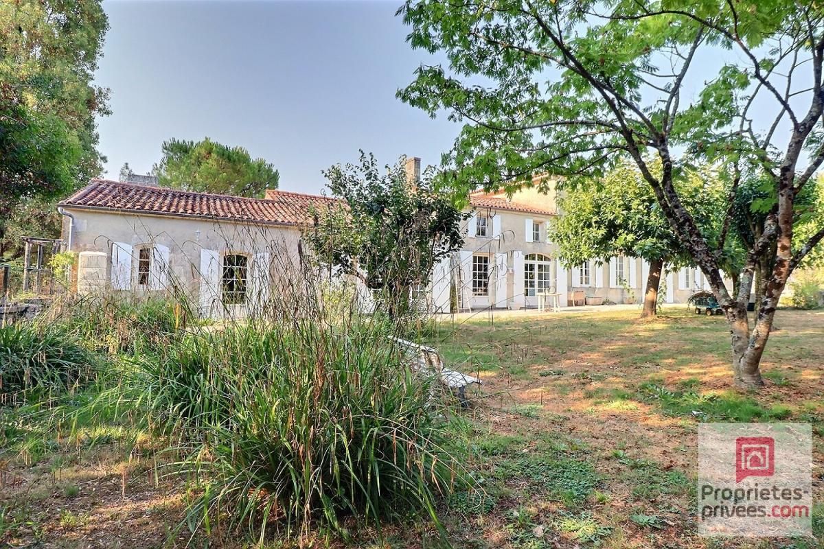 Jolie maison de maitre 19 pièces 433 m2 habitables - 1 gîte - nombreuses possibilités