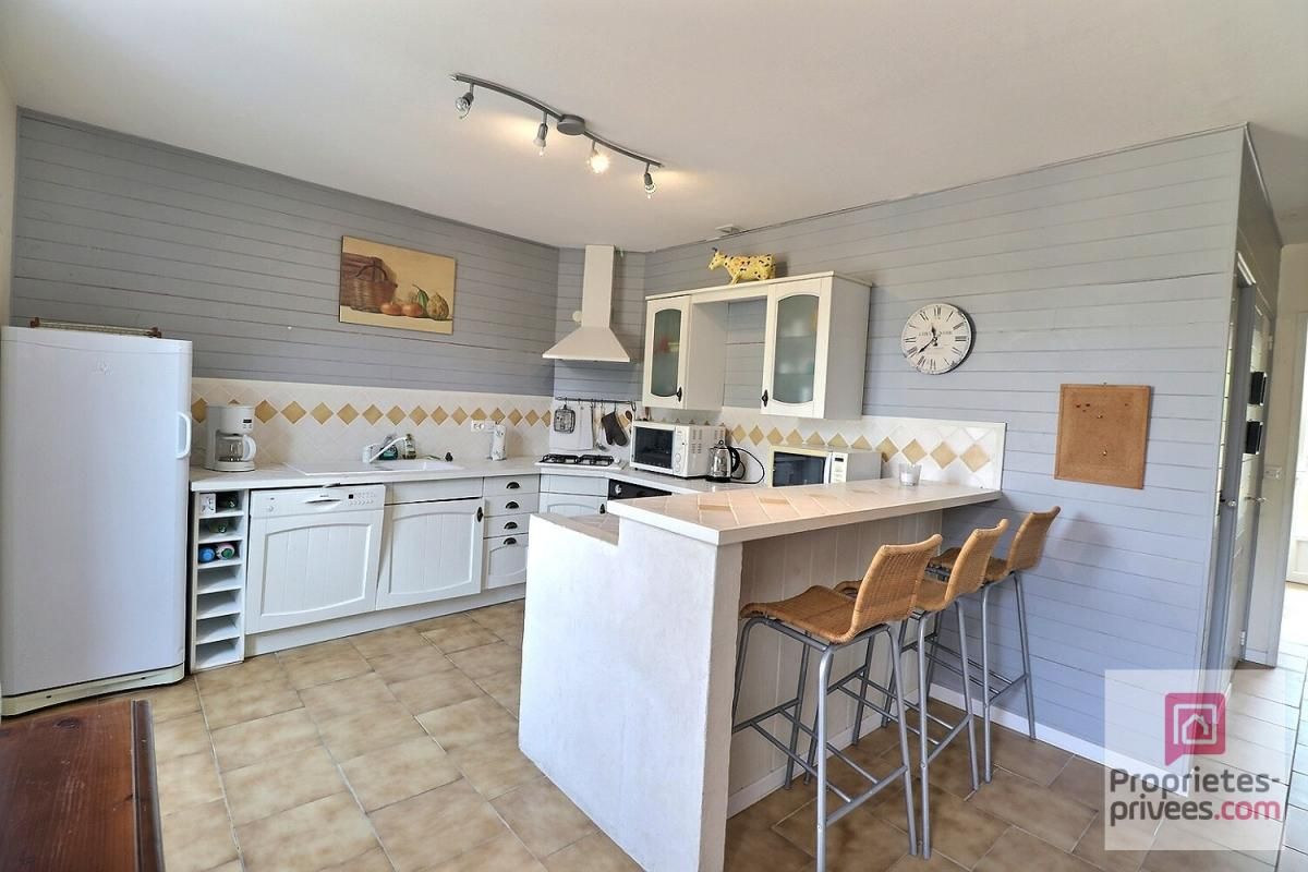 SURGERES Jolie maison de maitre 19 pièces 433 m2 habitables - 1 gîte - nombreuses possibilités 4