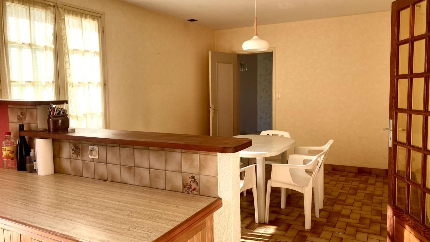SAINT-GELAIS Maison Saint Gelais (79410) 6 pièce(s) 150 m2 4
