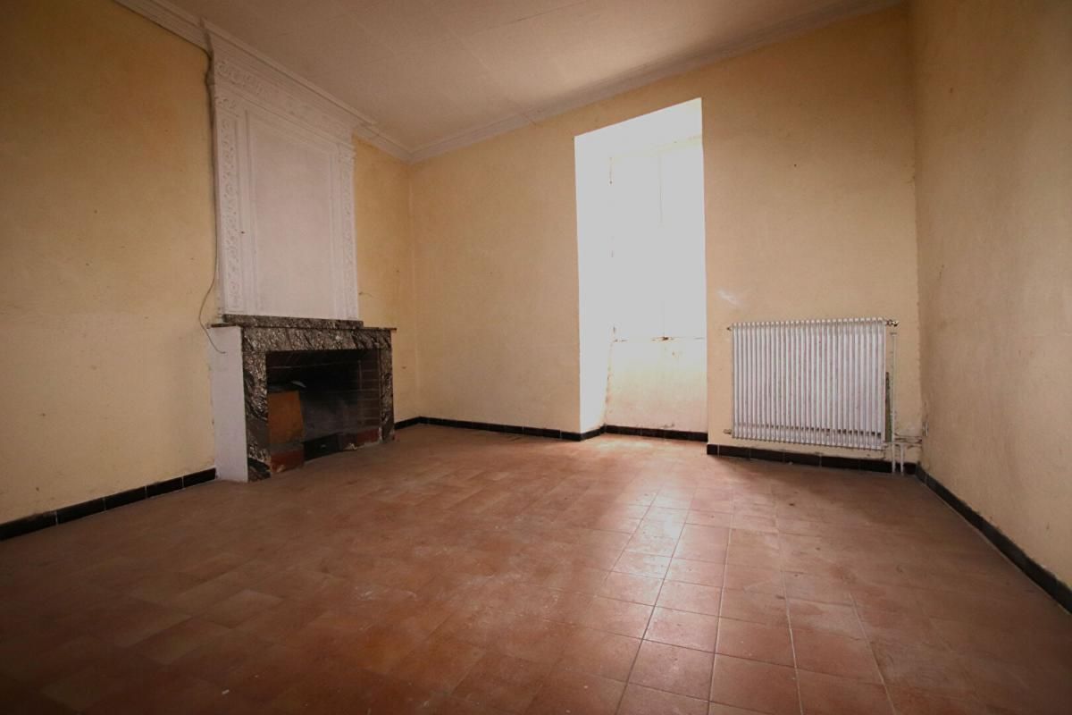 MILLAU Appartement traversant type 4 de 90 m2 + garage + cave 2
