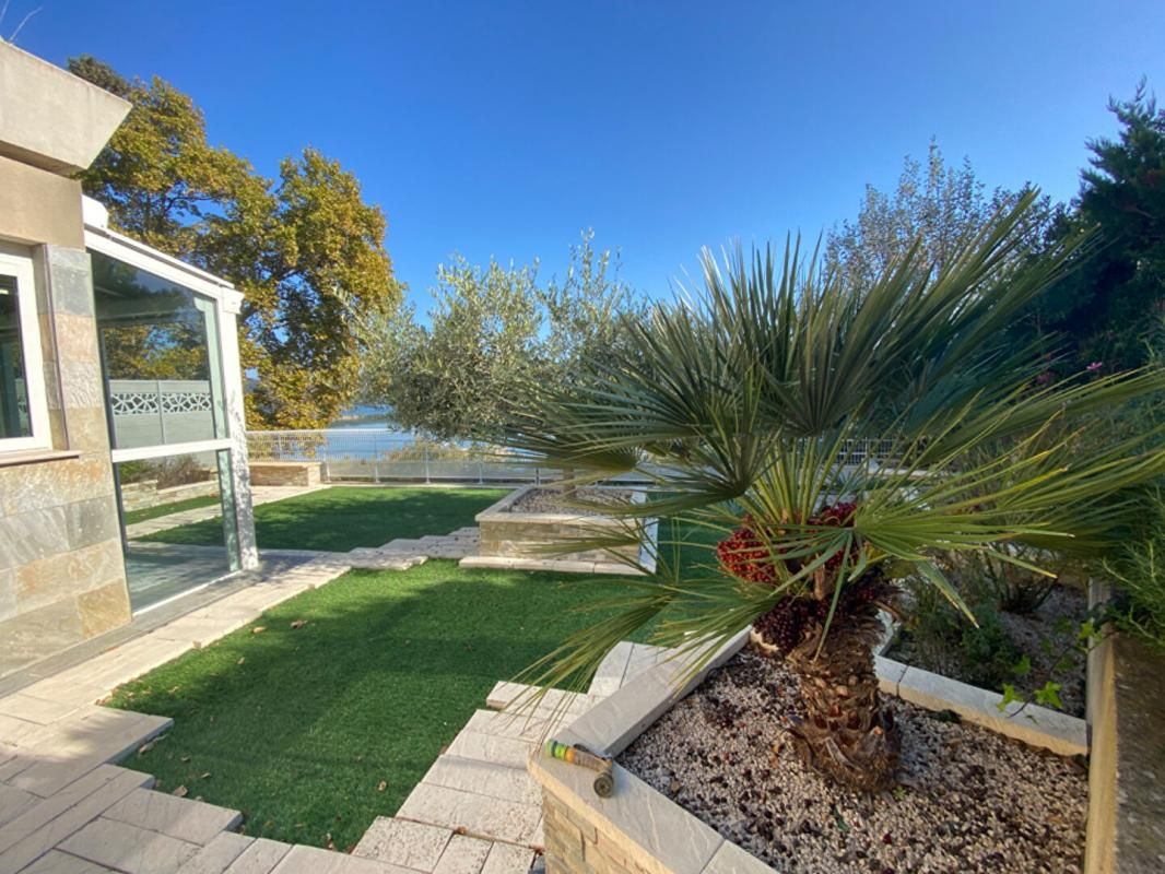 ISTRES Appartement Meublé avec vue imprenable sur l'étang 2