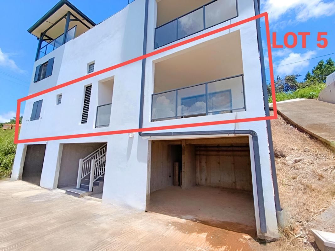 DUCOS Appartement F5 de Standing  de146 m²  à Ducos 1