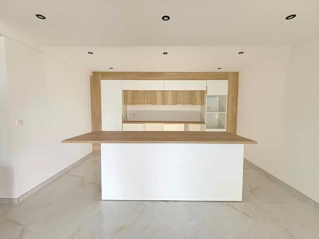 DUCOS Appartement F5 de Standing  de146 m²  à Ducos 4