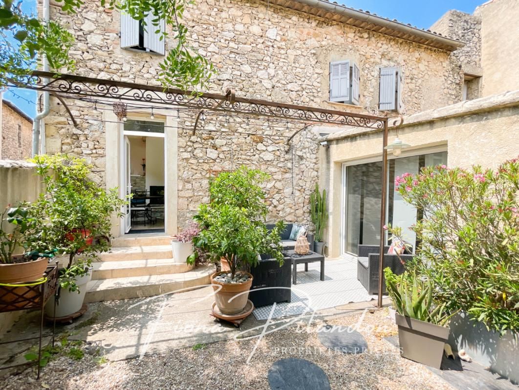 MERINDOL Maison au charme authentique avec extérieurs et garage 1