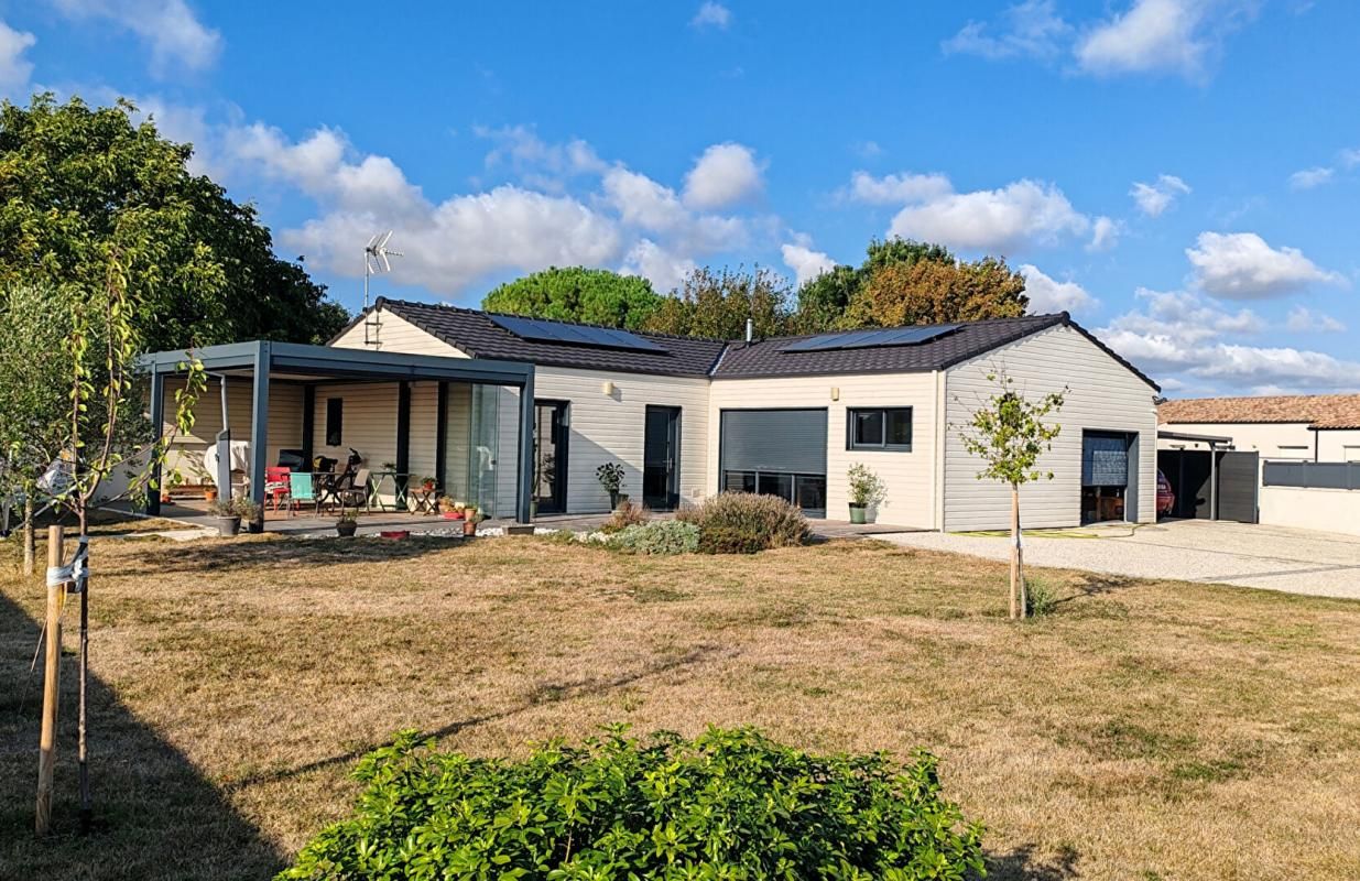 SAINT-CHRISTOPHE Maison Saint Christophe 4 pièce(s) 112 m2 1