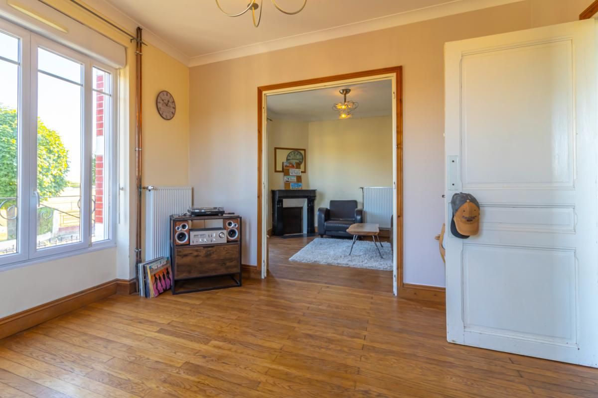 POULAINES Maison Poulaines 6 pièce(s) 90.26 m2 4