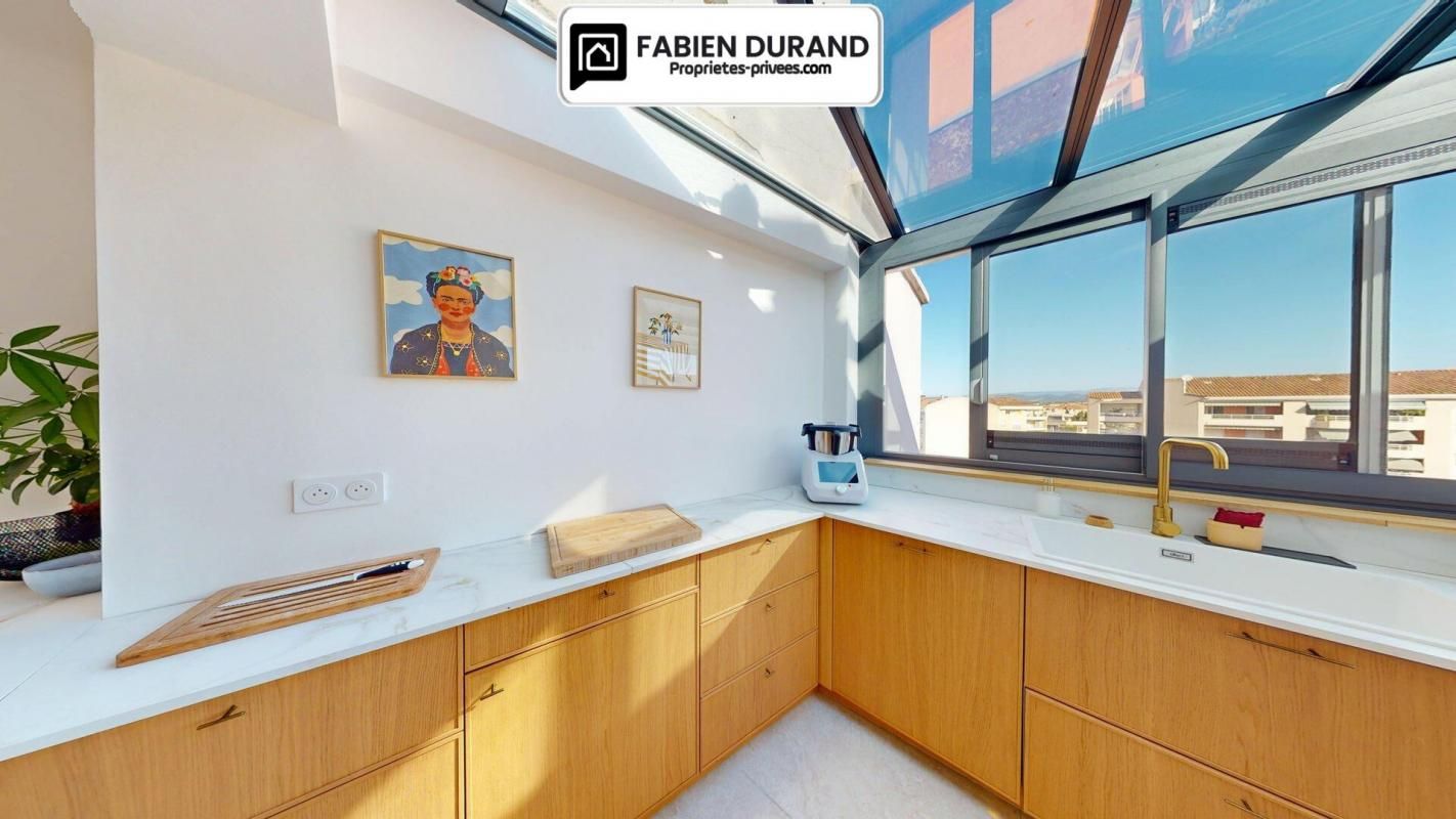 SAINT-RAPHAEL Appartement T3 au style unique - Dernier étage traversant - Vue dégagée 2