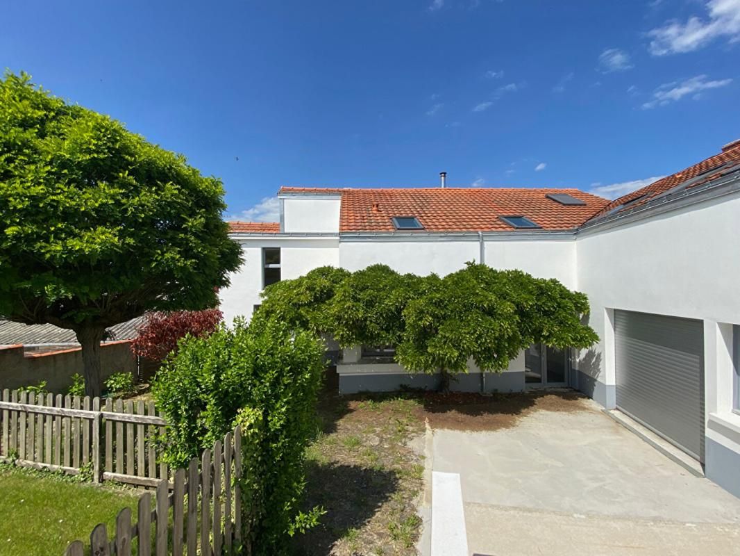 PORT-SAINT-PERE MAISON - 9 PIÈCES 230 M² - 5 CHAMBRES - 44710 PORT SAINT PÈRE - BUDGET 515 000 HAI 2