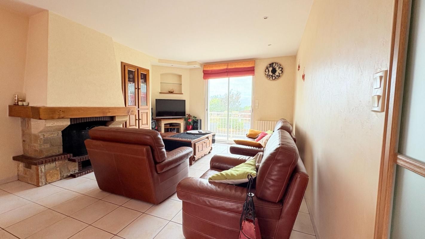 ANCENIS Maison 4 chambres avec véranda et jardin de 2 000 m² 4