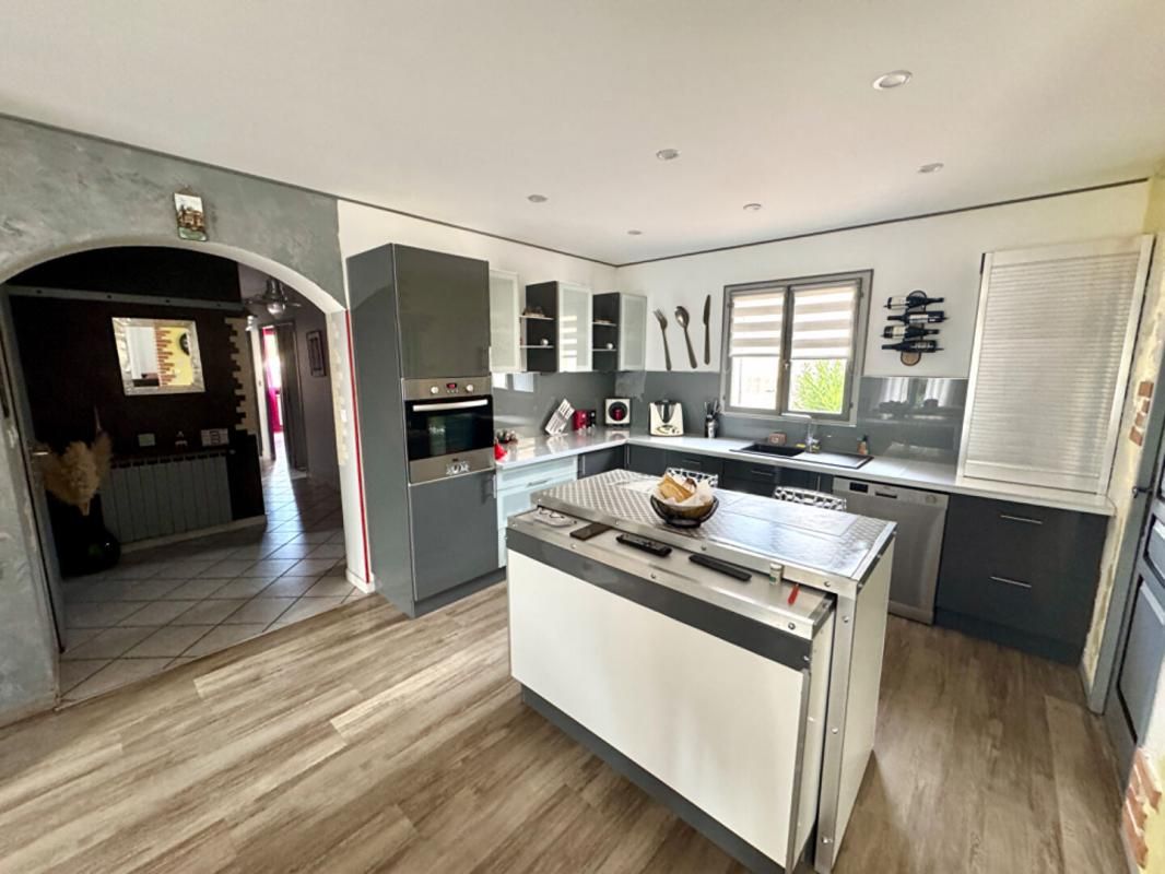 FOS-SUR-MER Maison Fos Sur Mer 99 m2 4