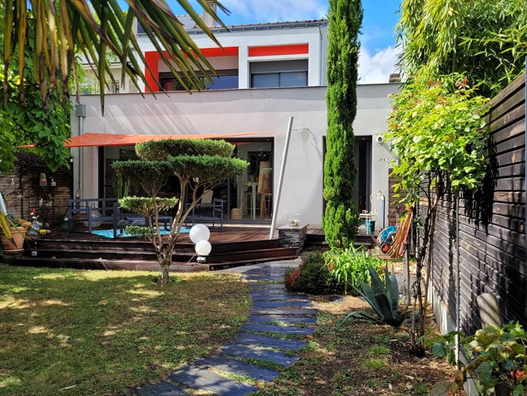 Maison Angers 7 pièce(s) 141.71 m2