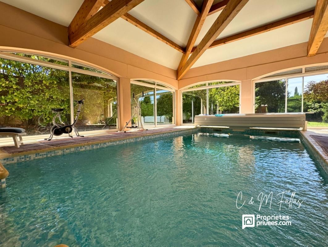 MALAUCENE Maison de plain-pied ,170 m², piscine intérieure, parc arboré, garage 4
