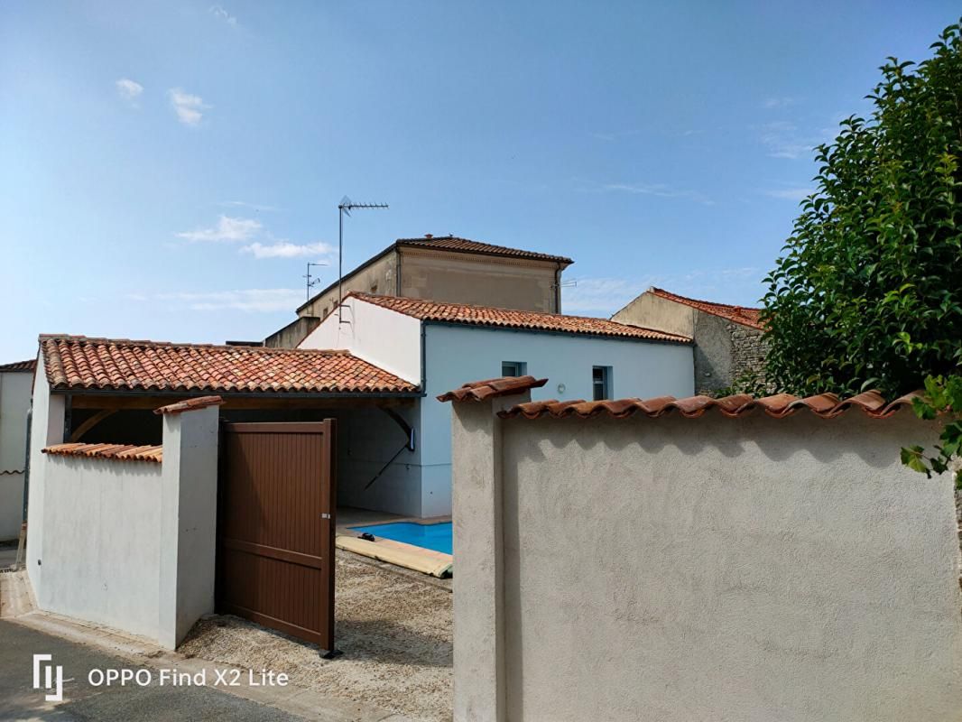 SAINT-HILAIRE-DE-VILLEFRANCHE Maison Saint Hilaire De Villefranche 11 pièce(s) 200 m2 3