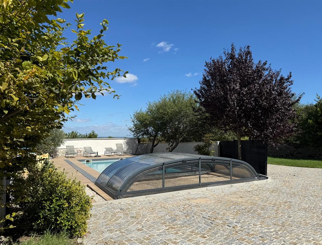 CORCELLES-LES-MONTS Maison ancienne de 7 pièces 190 m2 avec piscine 2