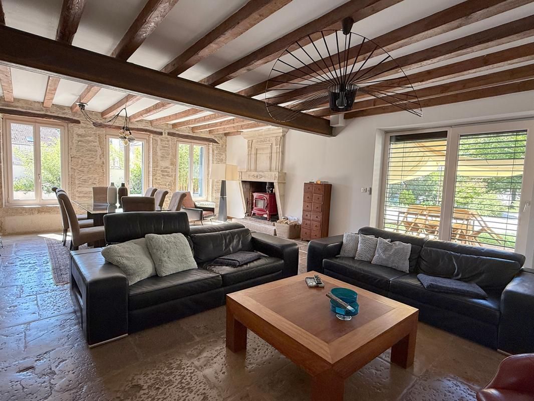 CORCELLES-LES-MONTS Maison ancienne de 7 pièces 190 m2 avec piscine 4