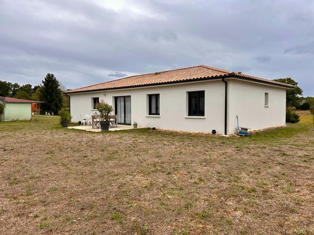 A vendre, maison de plain-pied, 125m², sur les hauteurs de MARSAC SUR L ISLE 24430