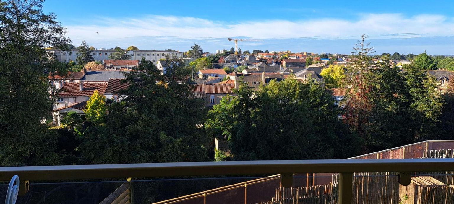 CHOLET Appartement T5 Coeur de ville 1