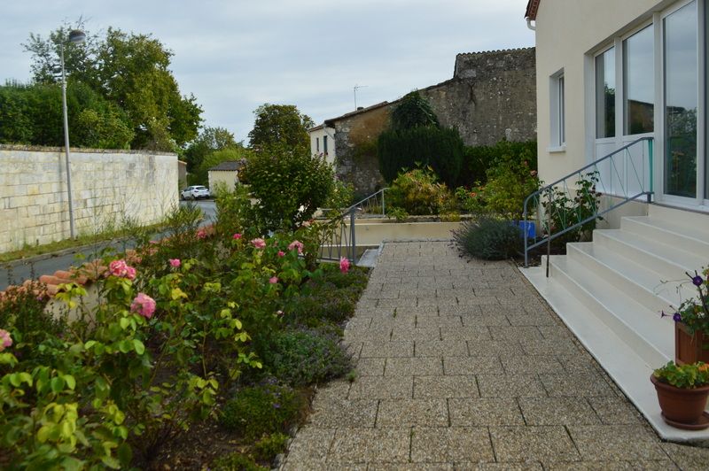 MORTAGNE-SUR-GIRONDE Maison Mortagne sur Gironde 4 pièce(s) 96 m2 3