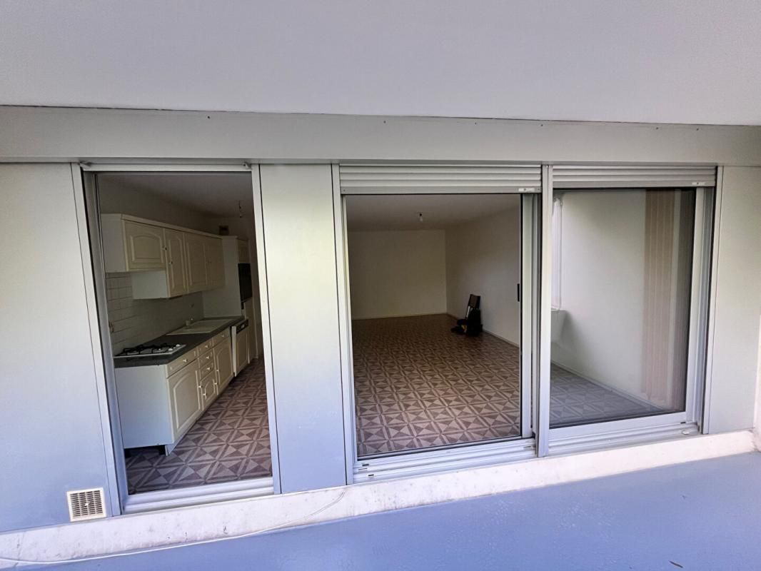 MOULINS Appartement  2 pièce(s) 57 m2 2