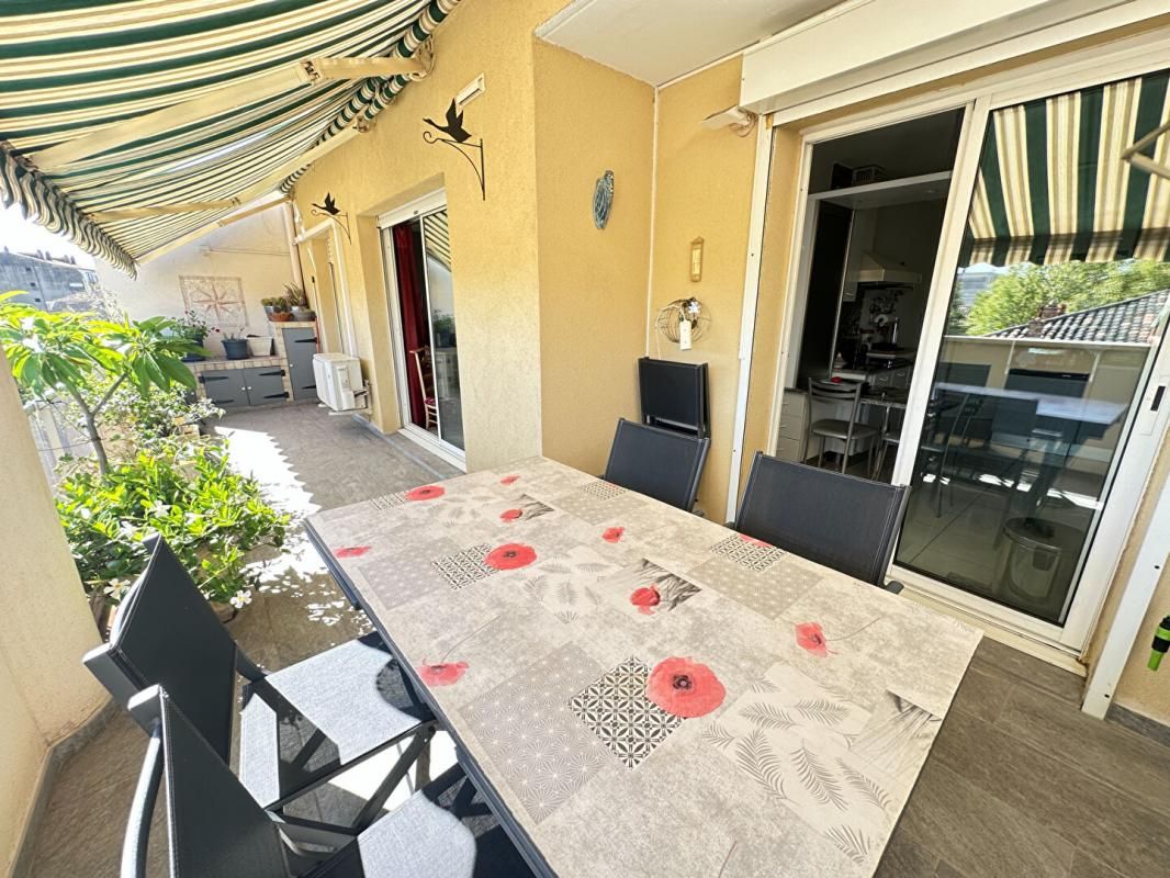 SALON-DE-PROVENCE Appartement Centre-ville Salon-de-Provence 3