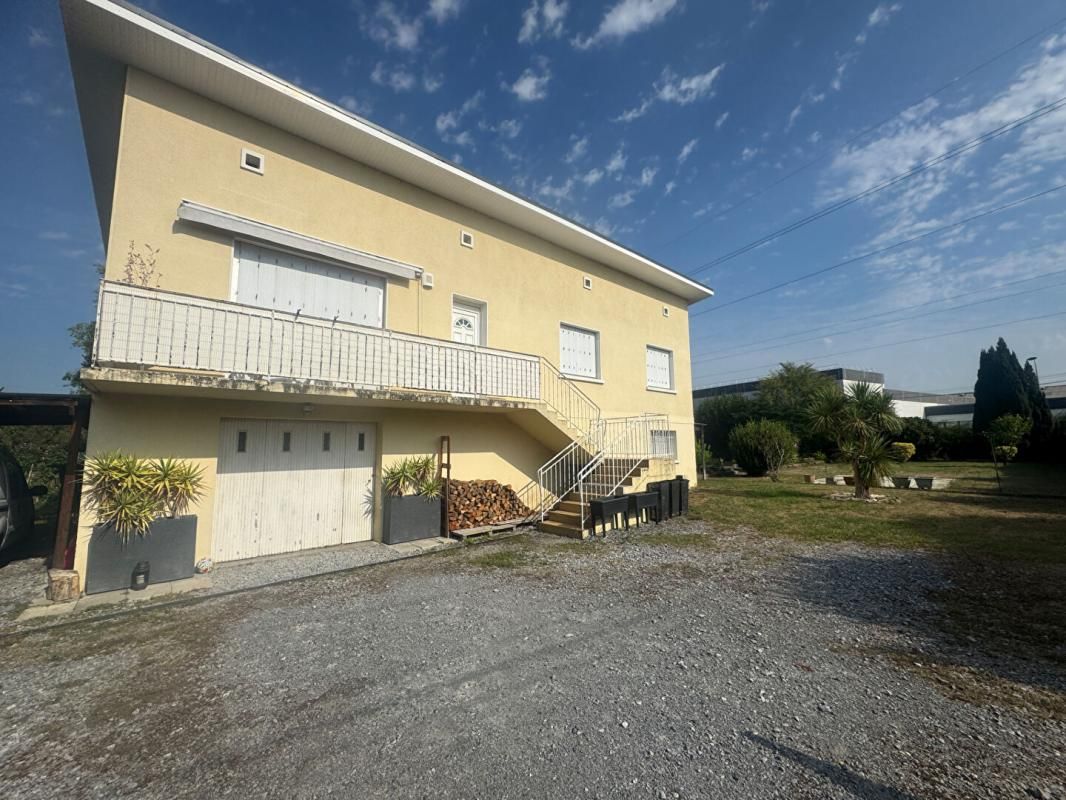 LESCAR Maison Lescar 4 pièce(s) 111 m2 1