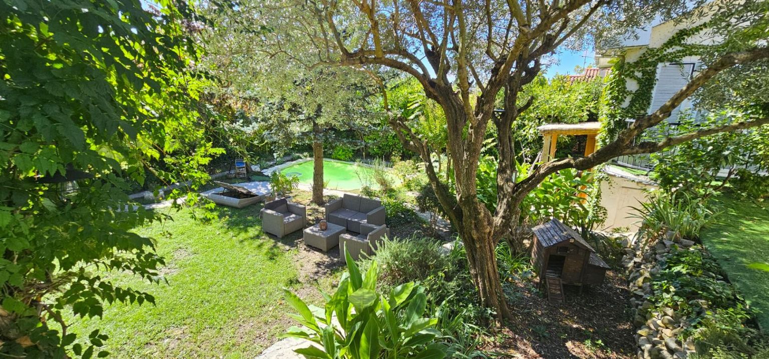 Maison de 115 m2 à Puygiron - Terrain avec bassin de baignade