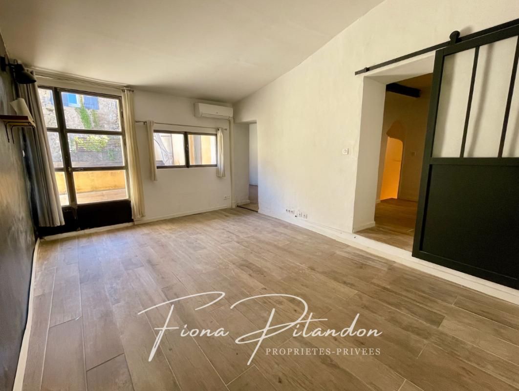 LAURIS Maison de village avec terrasse, double caves et terrain de 200m2 3