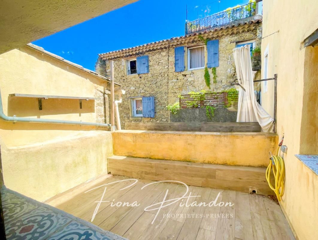 LAURIS Maison de village avec terrasse, double caves et terrain de 200m2 4