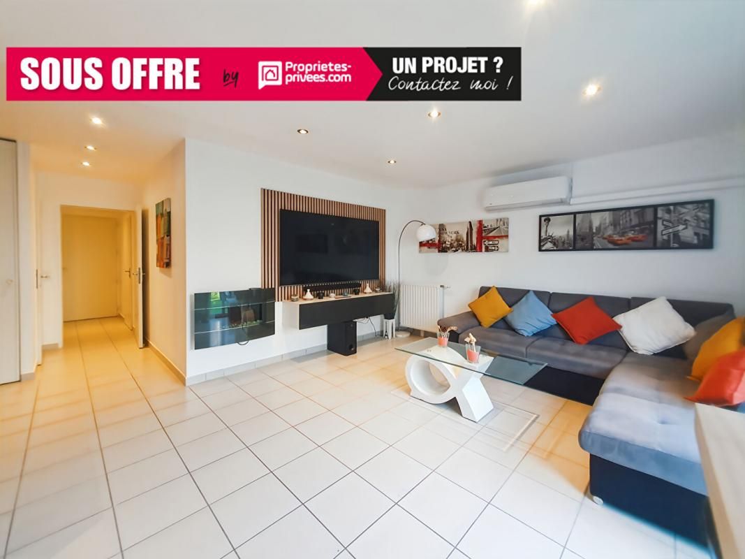 Maison récente climatisée à Angers offrant 85 m² habitables avec une terrasse
