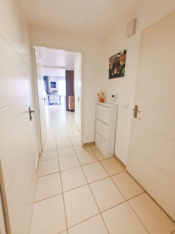 ANGERS Maison récente climatisée à Angers offrant 85 m² habitables avec une terrasse 2